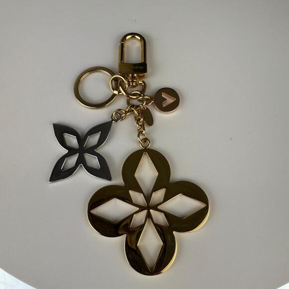 💎✨Authentic LOUIS VUITTON Malletage Blossom Bag Charm - Picture 2 of 4
